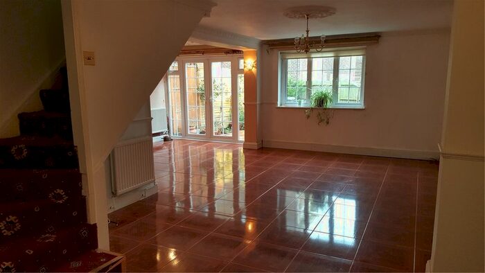 4 Bedroom Terraced House To Rent In Hazelmere Close, Northolt, UB5