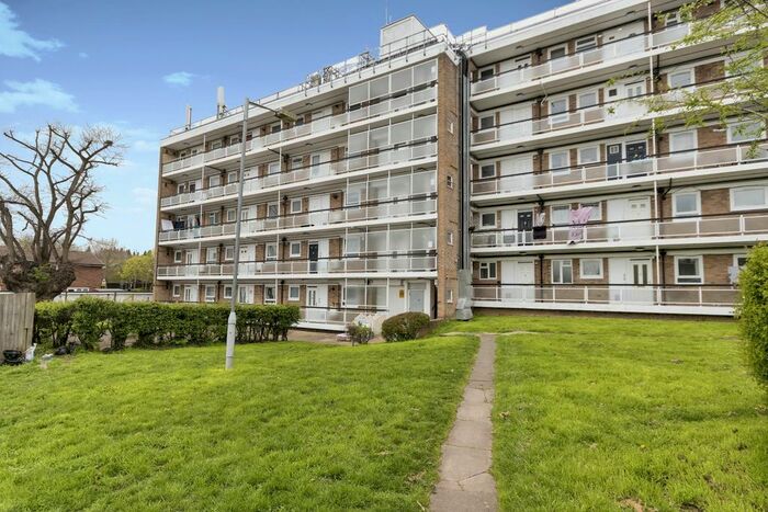 1 Bedroom Flat To Rent In Shephall Way, Stevenage, SG2