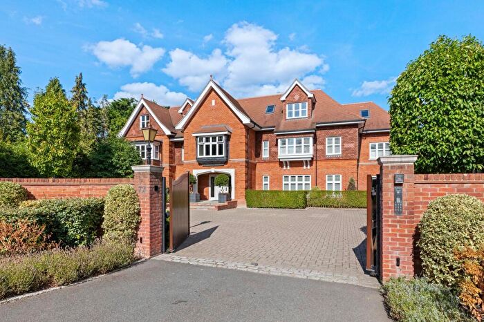 3 Bedroom Apartment For Sale In Penn Road, Beaconsfield, HP9