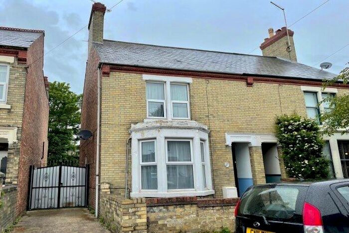 3 Bedroom Semi-Detached House To Rent In Waterloo Road, Peterborough, PE1