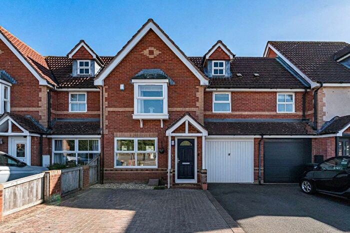 3 Bedroom Terraced House For Sale In Highdown Way, Swindon, SN25