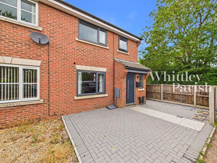 3 Bedroom Semi Detached House For Sale In Shuckford Close, Diss, IP22