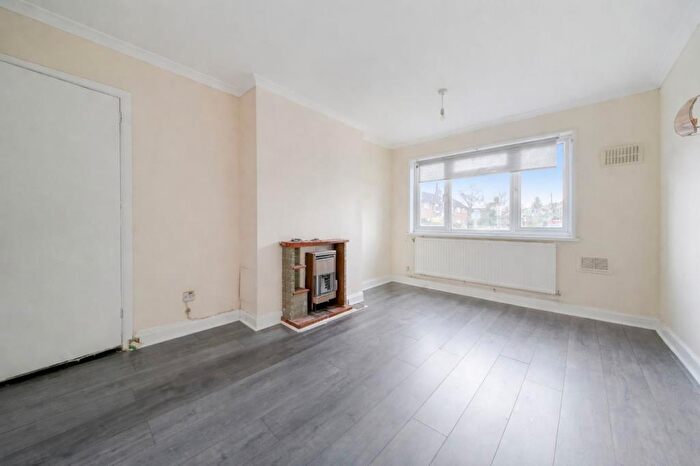 3 Bedroom Semi-Detached House To Rent In Hackwood Road, Basingstoke, RG21