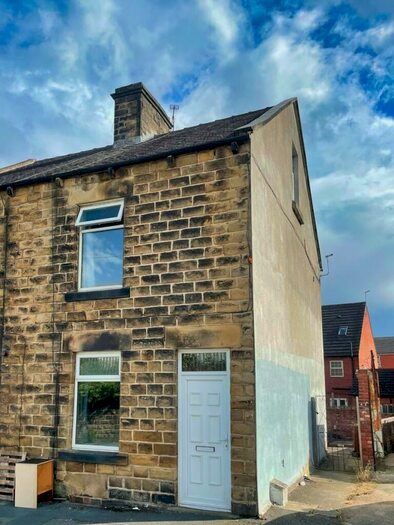3 Bedroom House To Rent In Station Road, Barnsley, S70