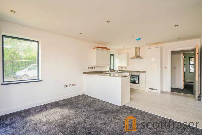 3 Bedroom Flat To Rent In Salford Road, Marston, OX3