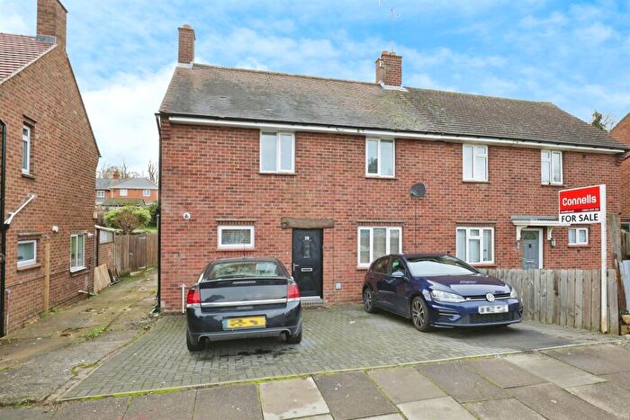 3 Bedroom Semi Detached House For Sale In Swansea Road, Northampton, NN5
