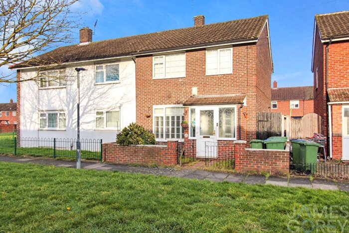 3 Bedroom Semi-Detached House To Rent In Luffield Road, London, SE2