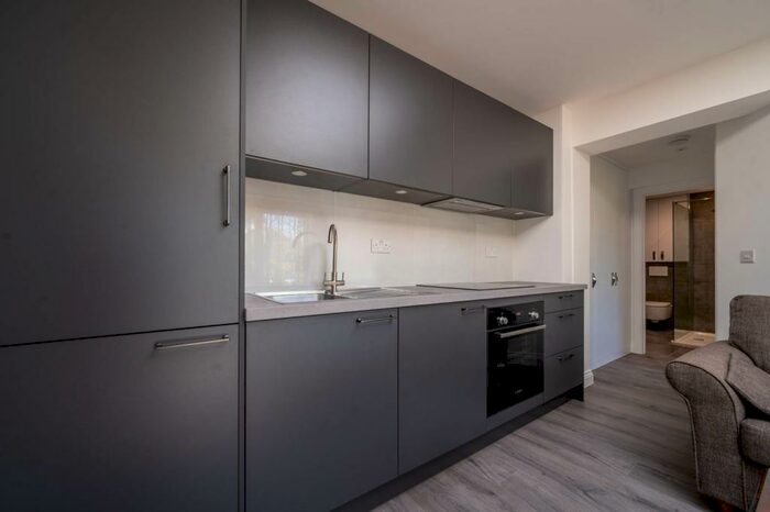 2 Bedroom Flat To Rent In Malden Road, New Malden, KT3