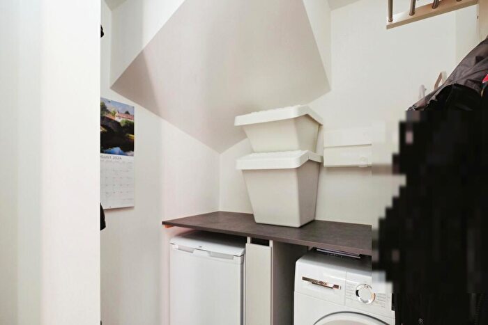 3 Bedroom Detached House For Sale In Heartwood Close, Wollaton, Nottinghamshire, NG8