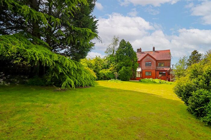 4 Bedroom Detached House For Sale In Brickyard Road, Napton, Southam, CV47