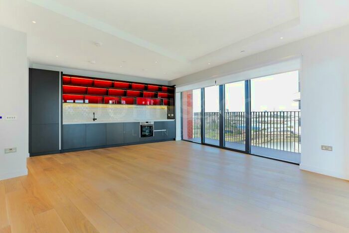 2 Bedroom Apartment To Rent In Java House, London City Island, E14