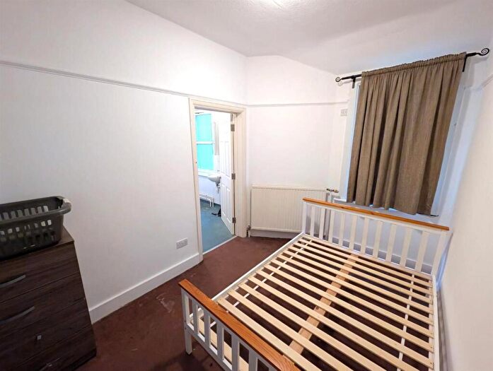 1 Bedroom Property To Rent In Kingston Road, KT3