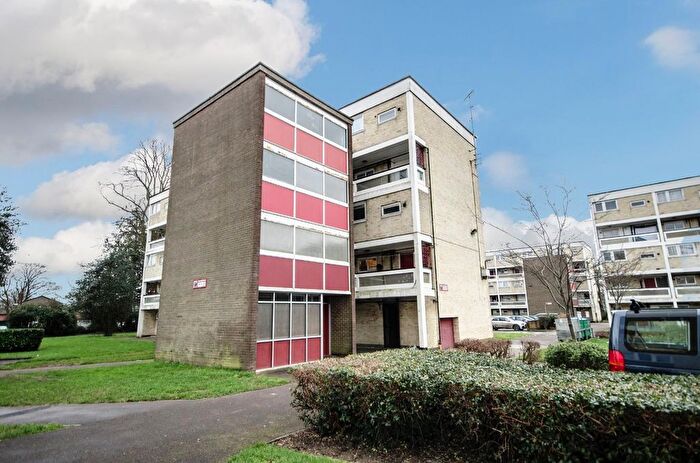 2 Bedroom Maisonette For Sale In Wavell Road, Bitterne, Southampton, SO18