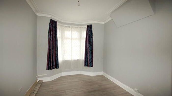 1 Bedroom Flat To Rent In High Street, London, E13