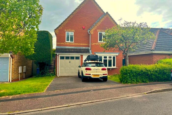 4 Bedroom Detached House To Rent In The Shrubbery, Farnborough, GU14
