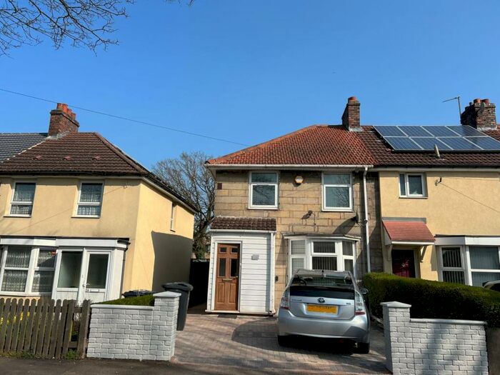 3 Bedroom Semi-Detached House To Rent In Kingscliff Road, B10