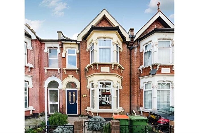 4 Bedroom Terraced House For Sale In Second Avenue, Manor Park, E12