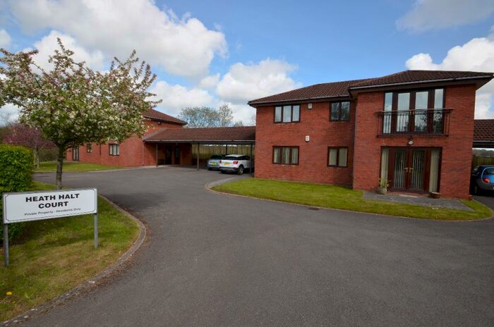 2 Bedroom Flat To Rent In Heath Halt Court, Cardiff, CF23