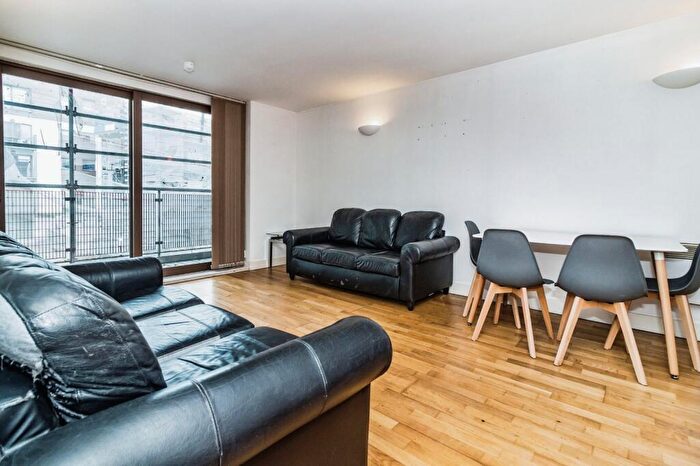 2 Bedroom Apartment For Sale In Isaac Way, Manchester, M4