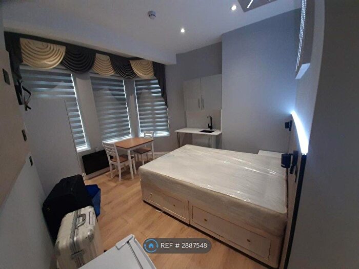 Studio To Rent In London, SW6