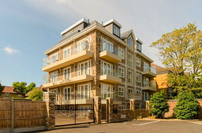 2 Bedroom Flat To Rent In Freshfield Drive, Southgate, London, N14