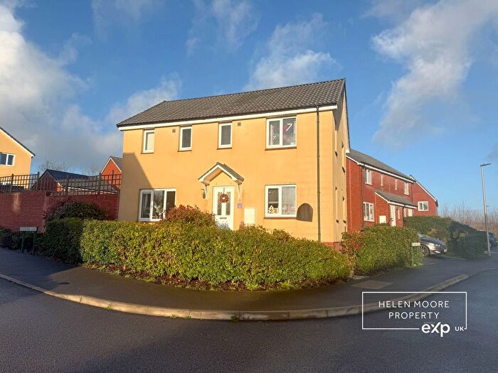 3 Bedroom Detached House For Sale In Drake Avenue, Ivybridge, Devon, PL21