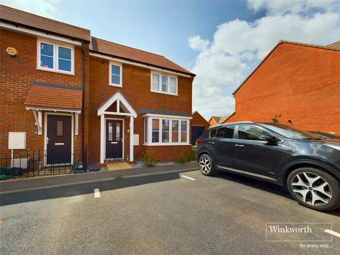 3 Bedroom End Of Terrace House To Rent In Chesterman, Shinfield, Reading, Berkshire, RG2