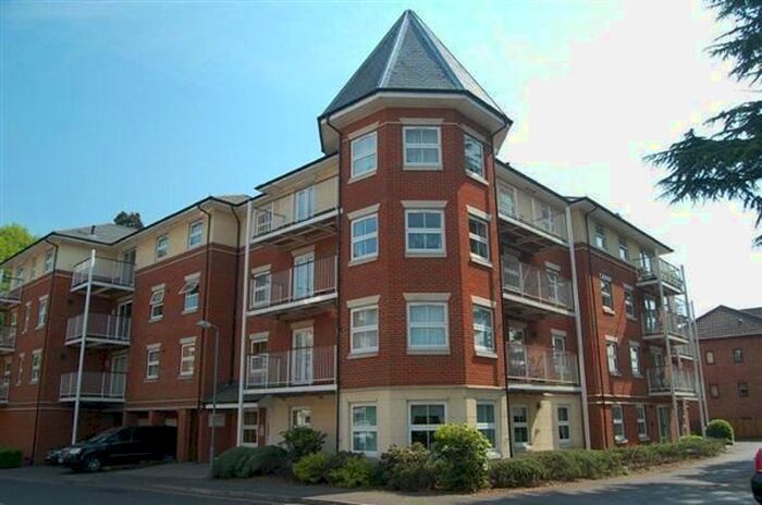 2 Bedroom Flat To Rent In Hill Lane, Southampton, SO15