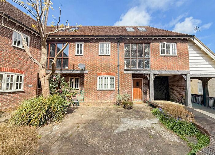 1 Bedroom End Terrace House To Rent In High Street, Uckfield, TN22