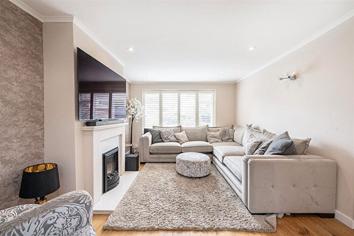 3 Bedroom Semi-Detached House For Sale In Wroxham Way, Harpenden, AL5