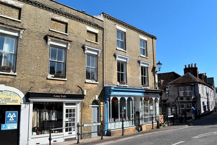 2 Bedroom Flat To Rent In Gosport Street, Lymington, SO41