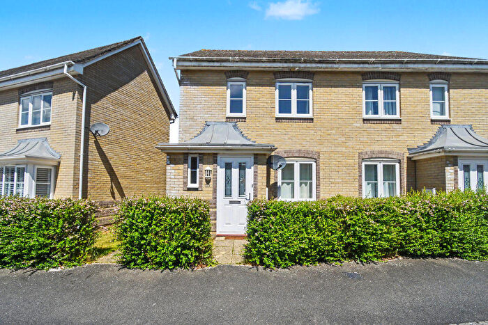 3 Bedroom Semi-Detached House For Sale In Wiltshire Crescent, Basingstoke, RG22