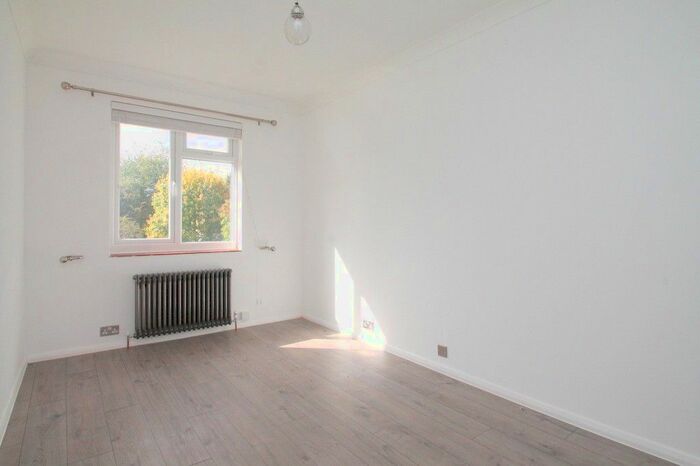 1 Bedroom Property To Rent In Limpsfield Road, Warlingham CR6