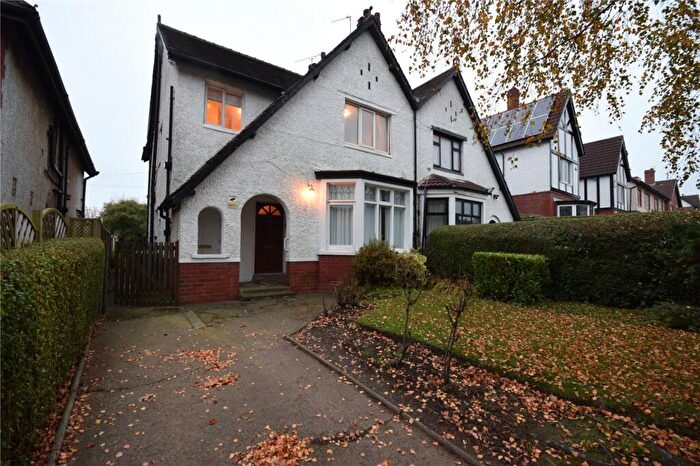 2 Bedroom Apartment To Rent In First Floor Flat, Otley Road, Leeds, LS16