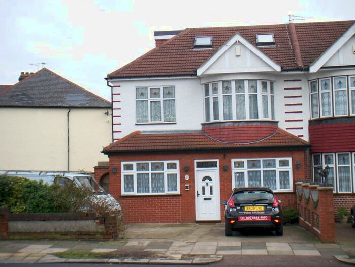 1 Bedroom Flat To Rent In Firs Lane, Winchmore Hill, N21