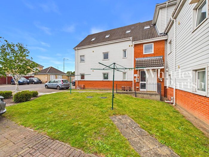 2 Bedroom Flat For Sale In Ensign Way, Diss, IP22