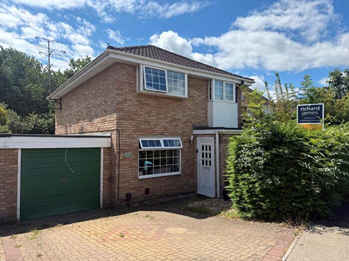 4 Bedroom Detached House For Sale In Bodiam Drive, Swindon, SN5