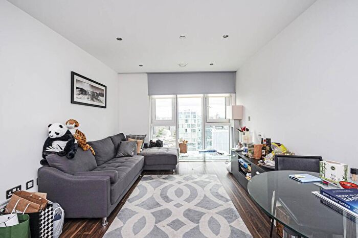 1 Bedroom Flat To Rent In Altitude Point, Aldgate, London, E1