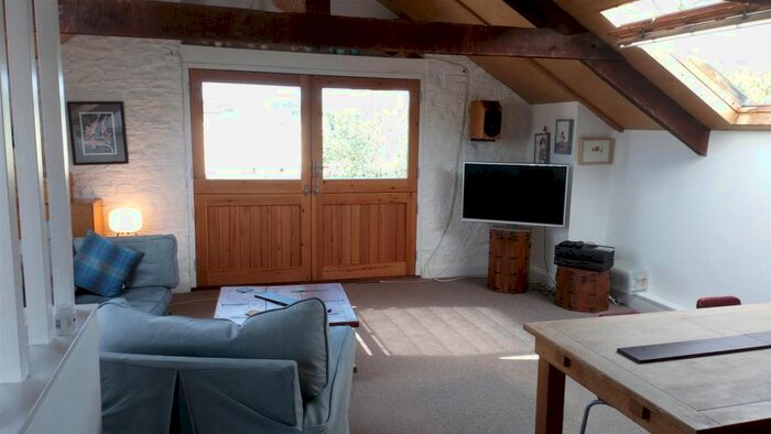 2 Bedroom Flat To Rent In Symons Passage, The Plains, Totnes, TQ9