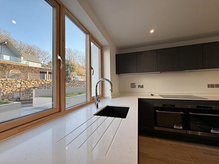 4 Bedroom End Of Terrace House To Rent In Boston Quays, PL9