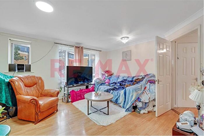 2 Bedroom Flat For Sale In The Fanshawe, Gale Street, Dagenham, RM9
