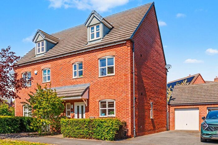 4 Bedroom Semi Detached House For Sale In Macaulay Road, Bishops Itchington, CV47