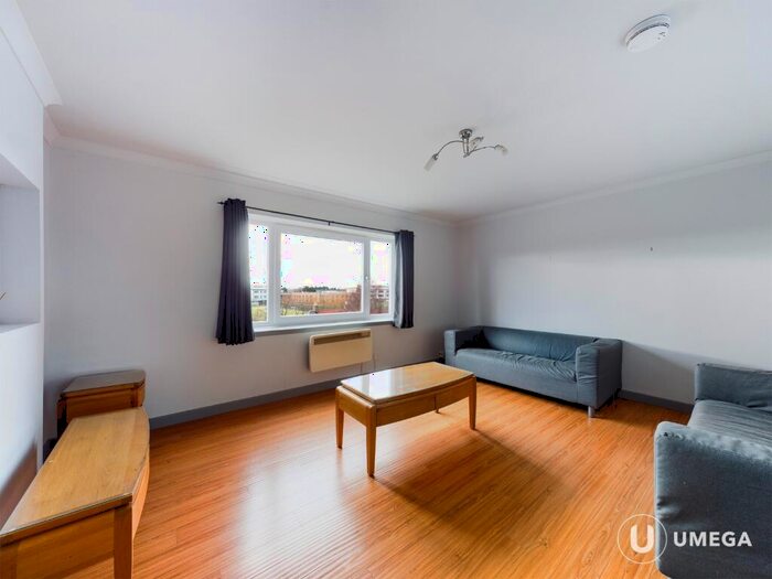 2 Bedroom Flat To Rent In Forrester Park Drive, Corstorphine, Edinburgh, EH12