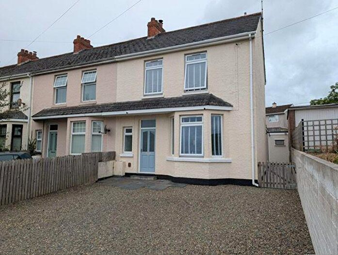 3 Bedroom End Of Terrace House For Sale In Lamellyn Road, Par, PL24