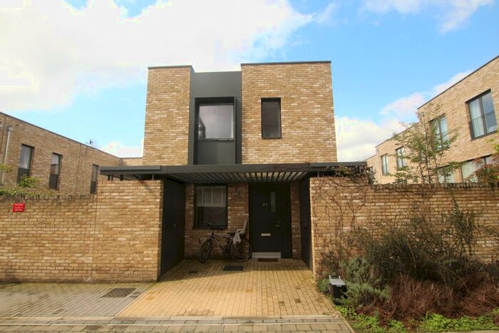 2 Bedroom Detached House To Rent In Woodpecker Way, Trumpington, Cambridge, CB2