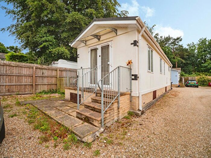 1 Bedroom Detached Bungalow For Sale In Oaklands Park, Crossways, Dorchester, DT2