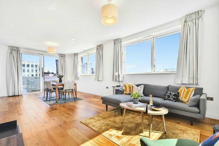 3 Bedroom Flat To Rent In Cloud Street Sugar House Island, E15