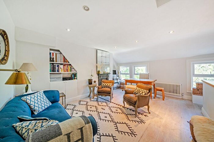 1 Bedroom Flat For Sale In Knollys Road, Streatham, London, SW16
