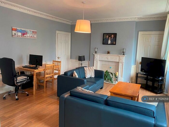 3 Bedroom Flat To Rent In Annfield, Edinburgh, EH6