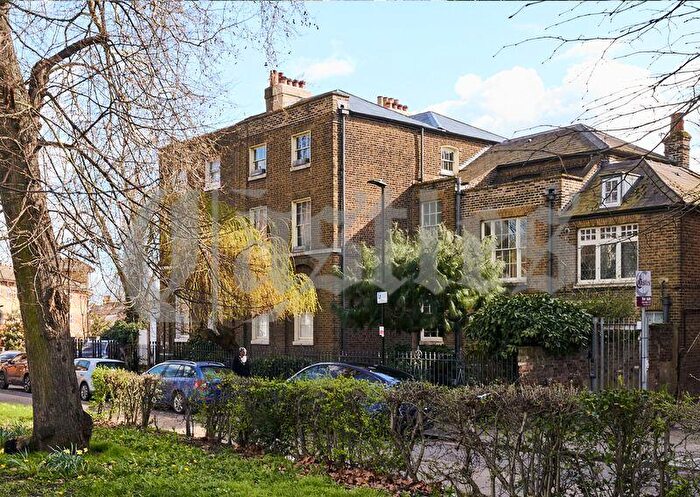 2 Bedroom Apartment For Sale In Tottenham Green East, London, N15